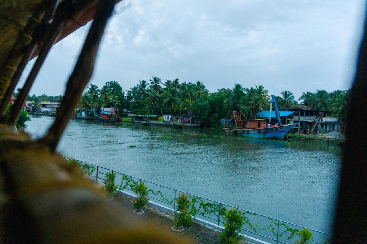 Canalview Private Cottage Azhikkal Ayiram Thengu Panmana Buitenkant foto