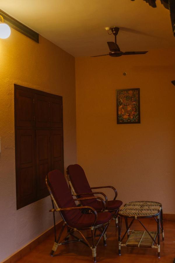 Canalview Private Cottage Azhikkal Ayiram Thengu Panmana Buitenkant foto