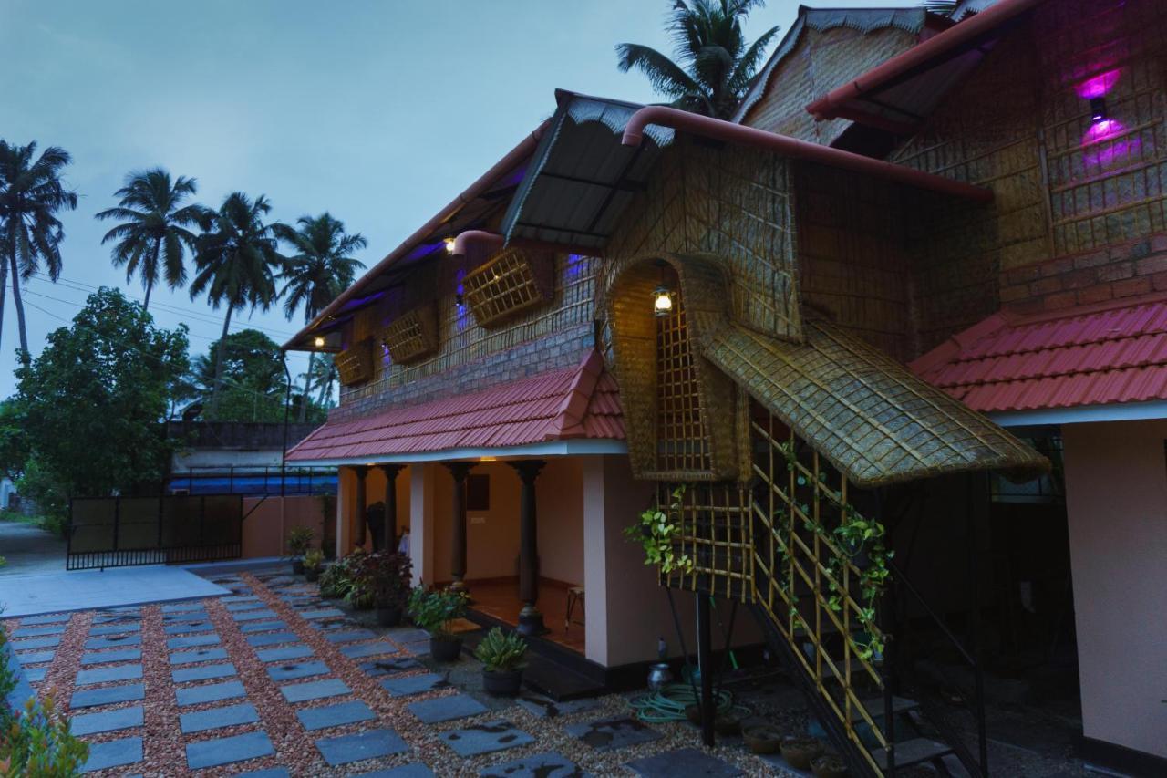 Canalview Private Cottage Azhikkal Ayiram Thengu Panmana Buitenkant foto