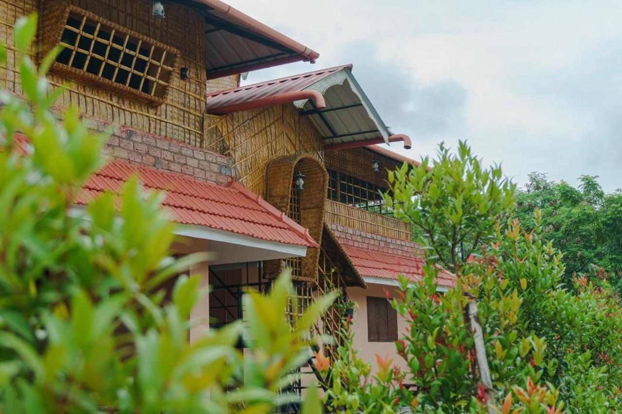 Canalview Private Cottage Azhikkal Ayiram Thengu Panmana Buitenkant foto